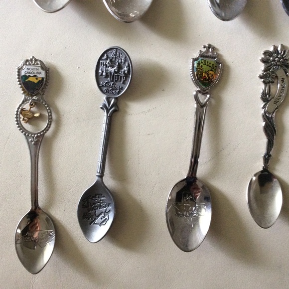Decorative Spoons Lot of 25 - Picture 2 of 6